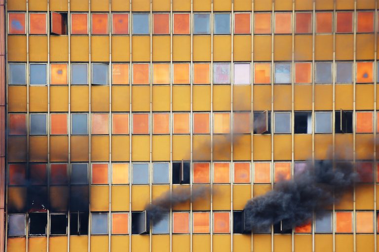Η εξέλιξη των κανονισμών και η ορθή χρήση των δομικών υλικών στην πυροπροστασία των κατασκευών