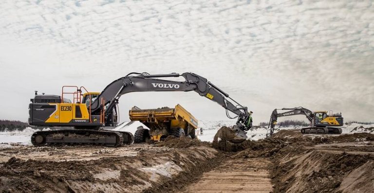Δοκιμή του νέου ηλεκτρικού εκσκαφέα Volvo EC230 στην καρδιά της Sillicon Valley