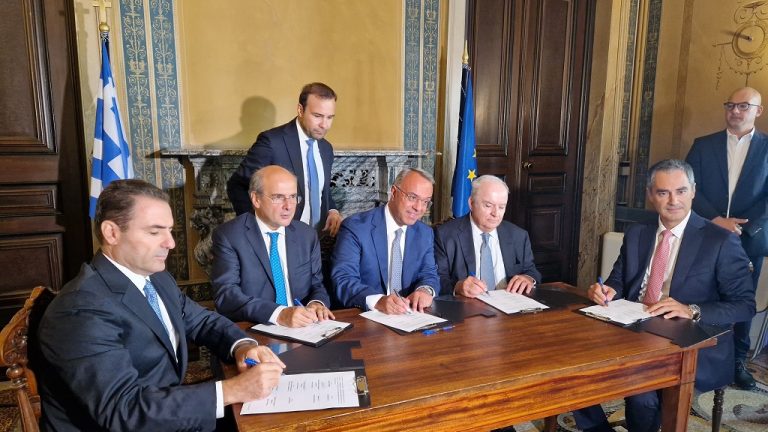 Aττική Οδός: Υπογράφηκε η νέα 25ετής σύμβαση παραχώρησης στην ΓΕΚ ΤΕΡΝΑ