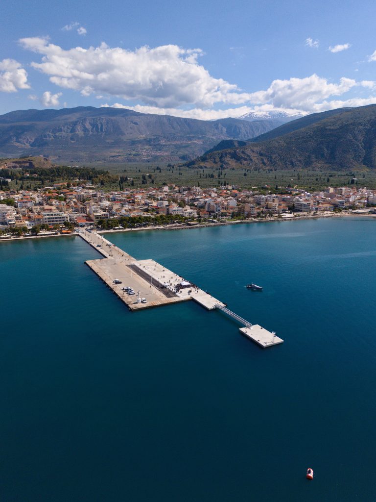 Εγκαινιάστηκε ο νέος λιμένας Ιτέας παρουσία κυβερνητικών και τοπικών αρχών